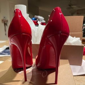 So Kate Patent Pointed-Toe Red Sole Pump